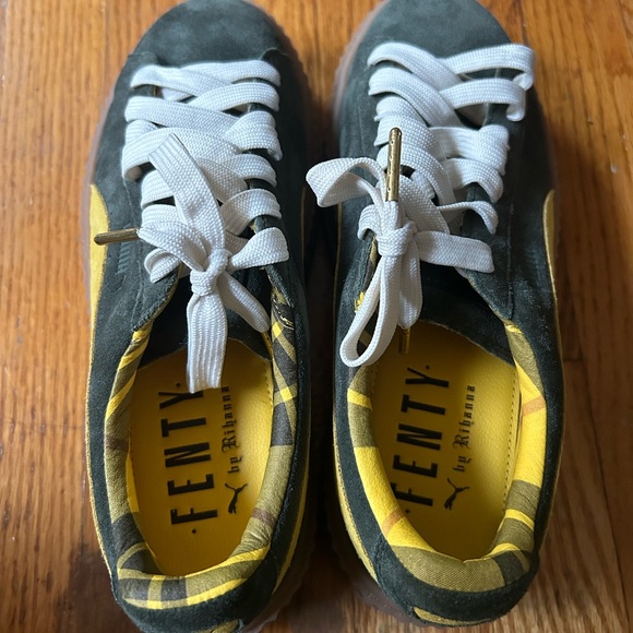 Puma X Rihanna Cleated CreeperSuede - Picture 2 of 4